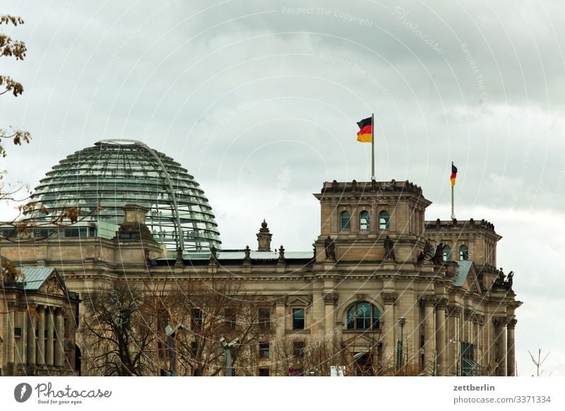 Reichstag from the east Evening Architecture Berlin City Germany German Flag Twilight Worm's-eye view Capital city House (Residential Structure) Sky Heaven
