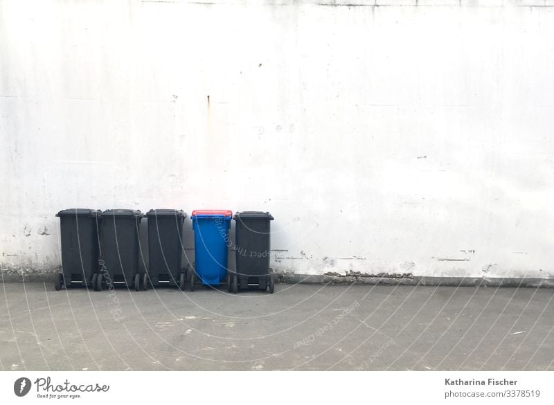 Other Wall (barrier) Wall (building) Stand Blue Gray Black White Trash Keg Trash container Recycling Recycling container Exceptional Row Environment