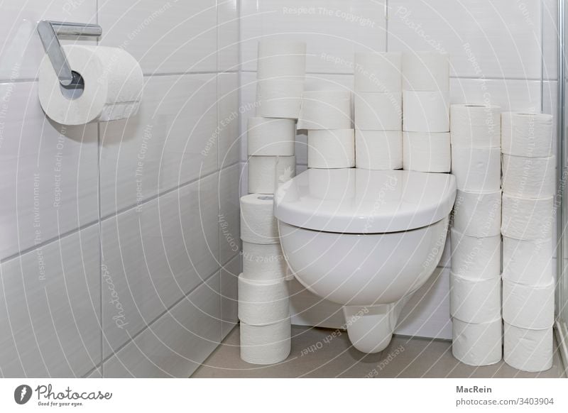 Retention Toilet paper toilet rolls toilet paper White john LAVATORY 00 zero zero stacked about each other retention corona Virus Panic hysteria caos