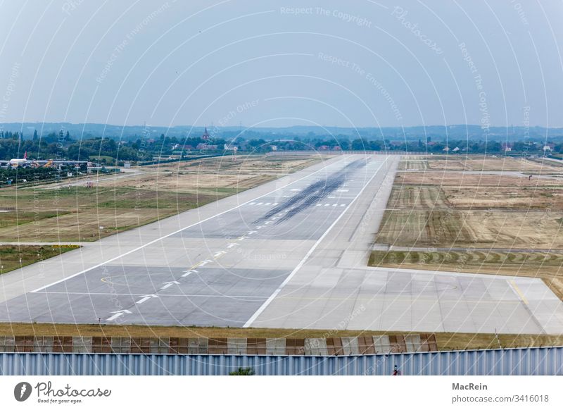 Hamburg-Finkenwerder Airport Runway Airfield Ski piste launch landing Landing marks Aircraft nobody Copy Space