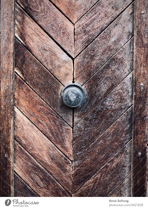 wooden door with knob - structure Wood Nostalgia Knob Structures and shapes Texture of wood Close-up Detail Deserted Natural Wood grain Day Line
