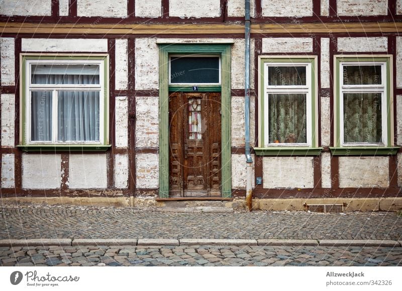 Party like it's 1979 Blankenburg Thuringia Village Old town Deserted House (Residential Structure) Architecture Facade Retro Trashy Loneliness