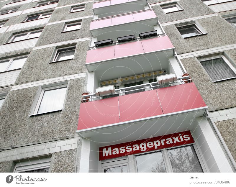 Relaxation oasis High-rise massage practice service Window Prefab construction Perspective Tall dwell Balcony Medical practice Massage Concrete reflection