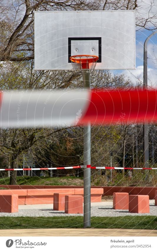 cordoned-off basketball court Sporting grounds Public Corona virus Precuation Risk of infection coronavirus Protection Infection Quarantine COVID prevention