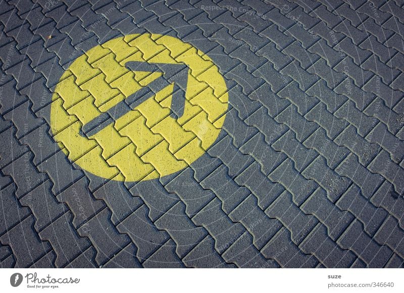 SUNSPOT Style Design Transport Road traffic Street Lanes & trails Sign Signs and labeling Arrow Sharp-edged Simple Above Positive Round Yellow Gray Tolerant