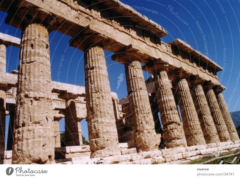 The Temples of Paestum 2 Italy Greek Vacation & Travel Europe Light Culture Historic Building Architecture Column Römerberg Sky