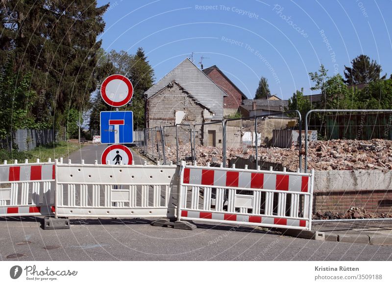 no transit in immerath road closure barrier fence blocking Barred Control barrier Transit prohibited No through road pedestrians prohibited interdiction