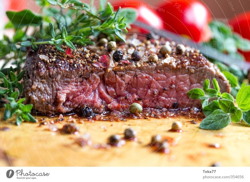 Steak two Meat Banquet Italian Food Restaurant Eating Juicy Brown Red Barbecue (event) Dish mignon Peppercorn Colour photo Close-up Detail