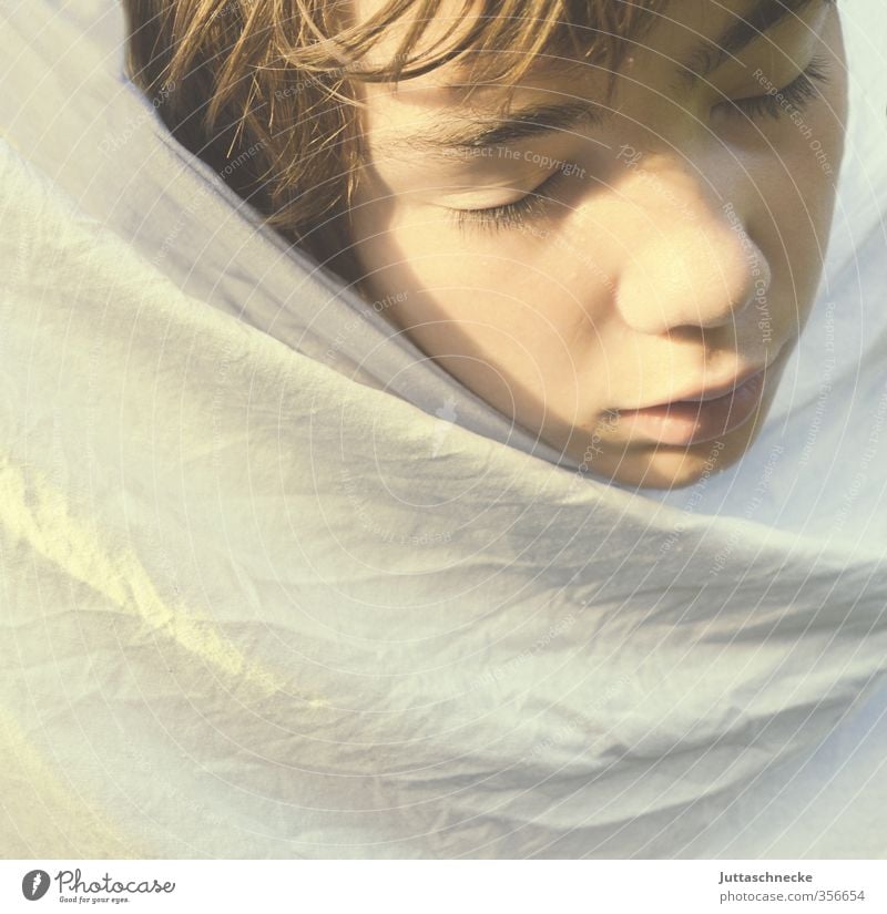 No, don't worry..... Human being Masculine Boy (child) Infancy Youth (Young adults) Head Face 13 - 18 years Child linen sheet Sleep White Calm Dream Fatigue
