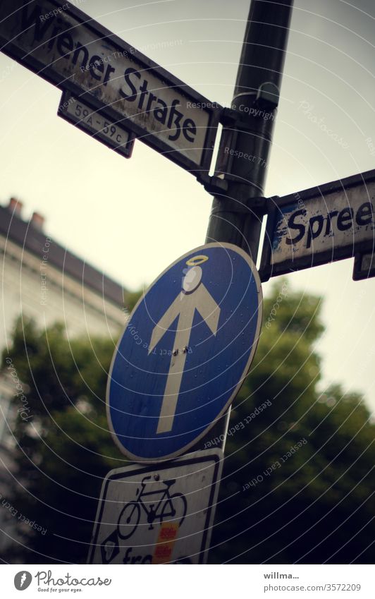 Berlin and its angels of innocence regulatory character Arrow Halo Angel of Innocence routing direction of travel Signs and labeling Wiener Straße Spree wittily