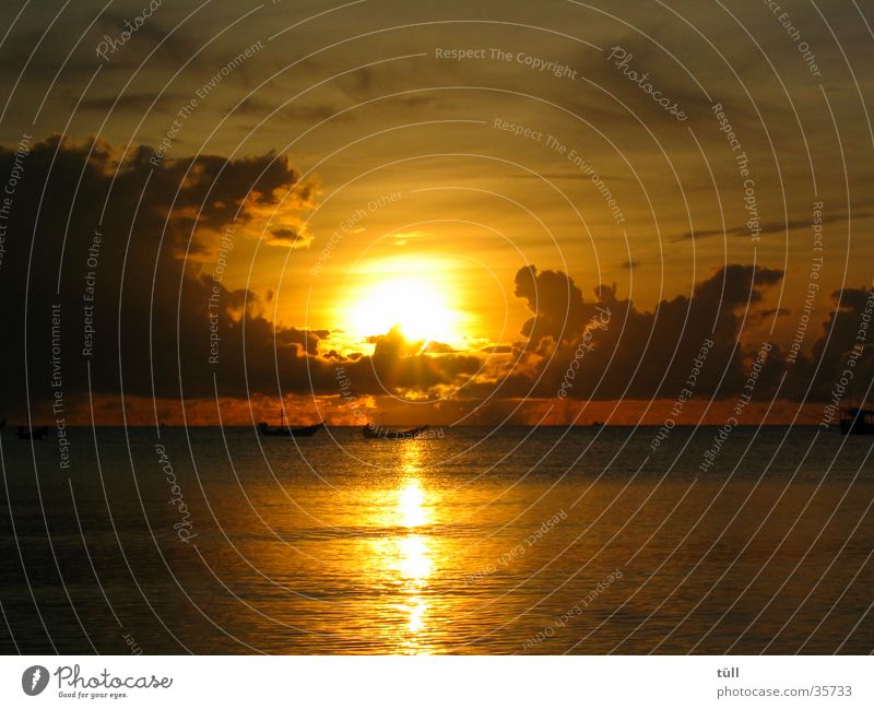 sunrise01 Sunset Sunrise Beach Ocean Clouds Romance Gold