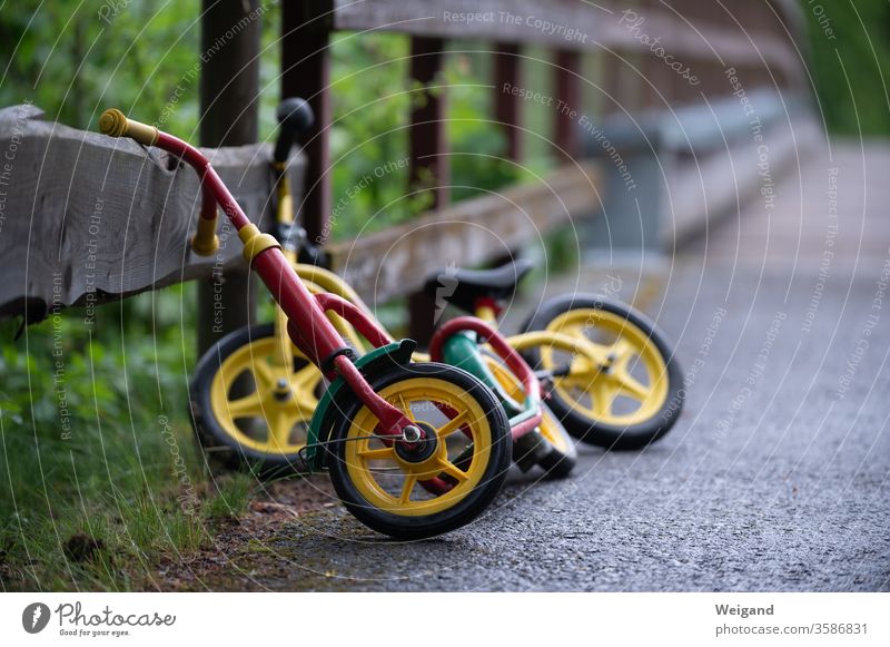 Wheels of children impeller Driving Means of transport Child kita Kindergarten Elementary school wax Street Transport Traffic infrastructure Speed Road traffic
