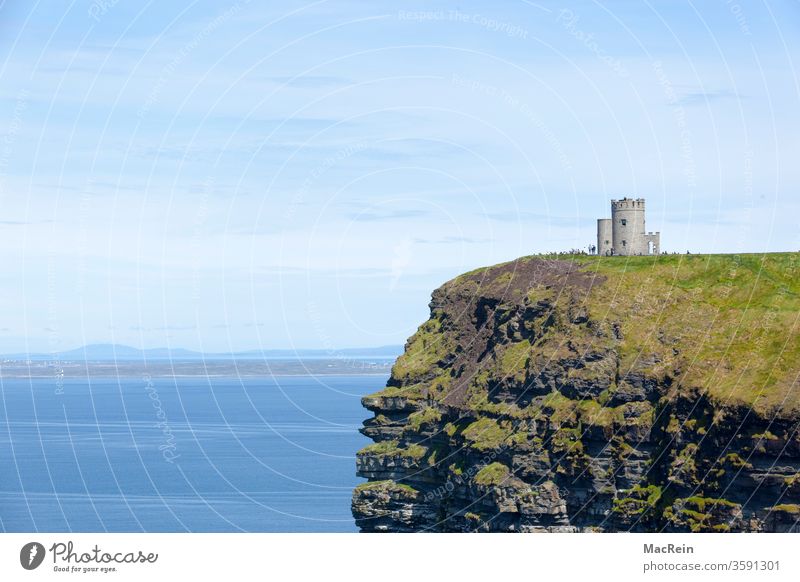 Cliffs of Moher cliffs of Moher irisch aillte an mhothair O’Brien’s Tower irland moher aussenansicht attraktion hintergrund schloss reiseziel touristik keltisch