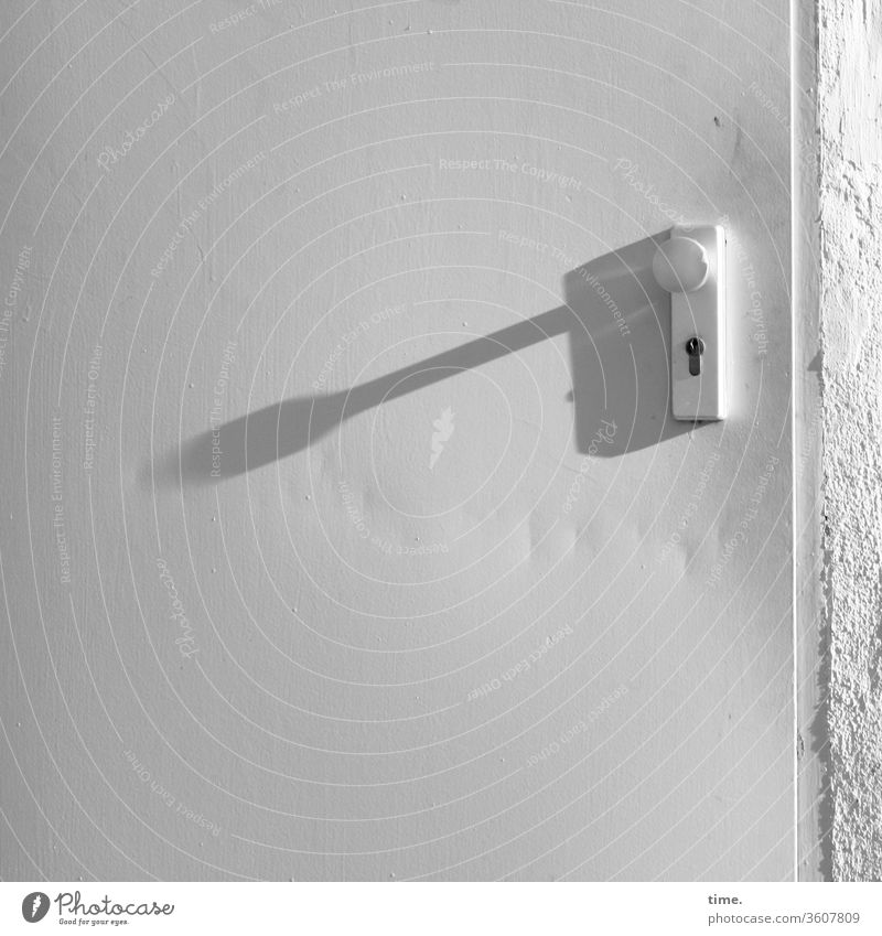 Long shadow Surface door Line Design White Gray Metal Shadow sunny Door handle Lock Wall (barrier) Wall (building) Old Trashy macken printing Entrance
