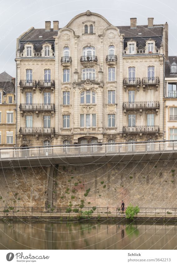 House in Metz and banks of the Moselle with jogger House (Residential Structure) River Jogger Art nouveau Frontal metz Lorraine Rue de la Garde Facade Window