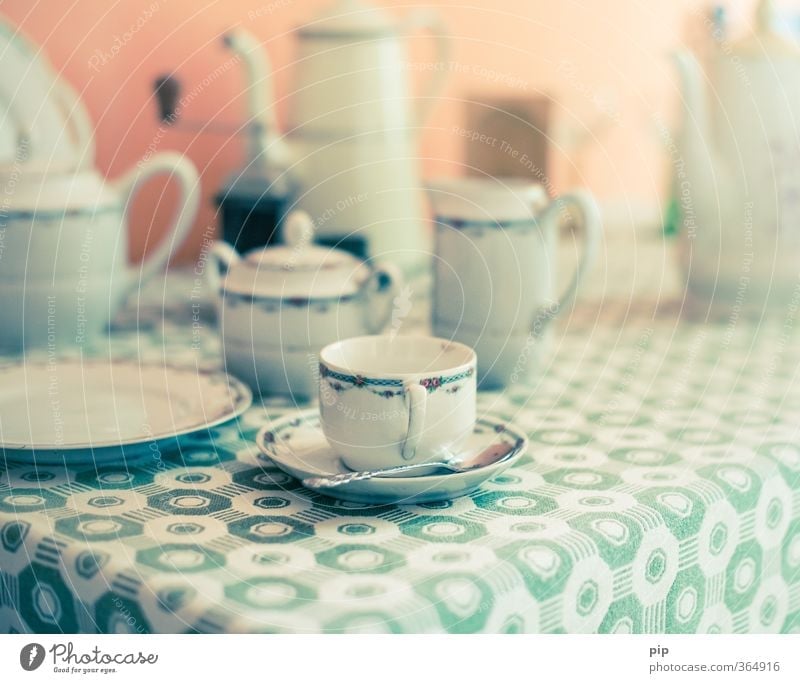 grannies brewed coffee To have a coffee Beverage Hot drink Coffee Tea Crockery Plate Cup Teapot Sugar bowl Teaspoon Coffee pot Coffee cup Saucer Tablecloth