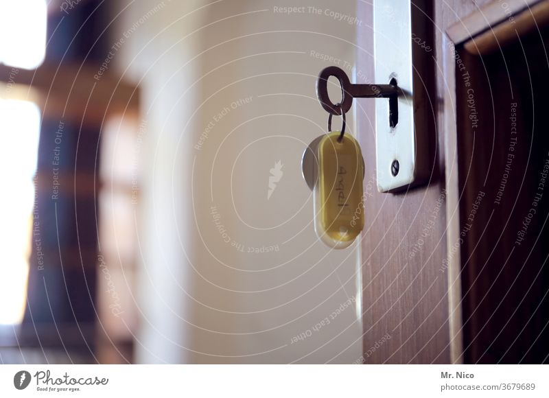 Encrypted Key Keyhole Key service door unlocked Open open Close Undo Safety Door lock room Room Flat (apartment) Interior shot Room door Entrance Front door key