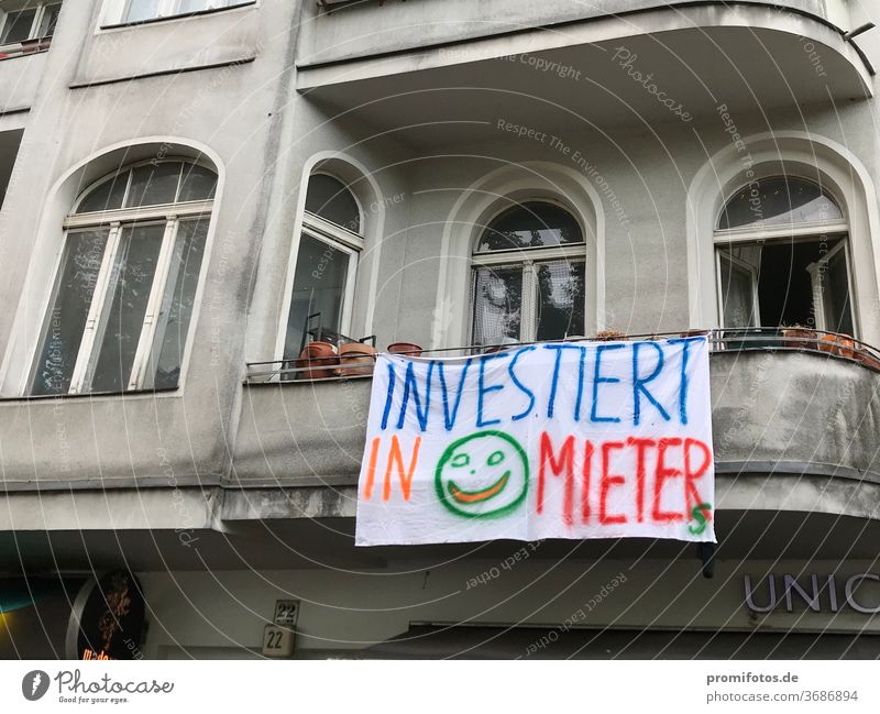 Tenant protest: "Invested in tenants" / Photo: Alexander Hauk Rent rent rental price exorbitant rents rent cover rent brake Democracy Freedom of expression Rag