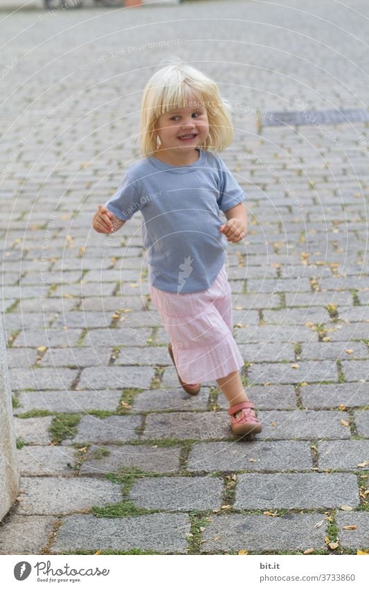 catch me... Child girl Small Toddler Human being Joy Cute Infancy 1 Playing Action luck fun Comical muck about game Playful Cobblestones Running Walking