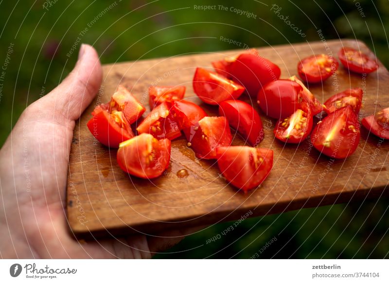 Sliced tomato board Harvest Nutrition Eating boil recipe Chopping board self-sufficiency slice Tomato lacerated cake cutting board by hand remain Carrying