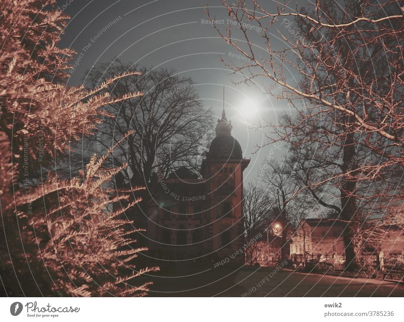 mansion Night Artificial light Copy Space bottom Copy Space top Copy Space right Copy Space left Deserted Exterior shot Subdued colour Colour photo Night sky