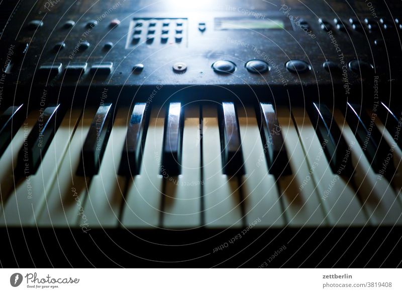 Old keyboard Keyboard keyboard instrument Piano Music tool Musical instrument studio Concert knob Controller register Tone semitone E-piano technics Analog