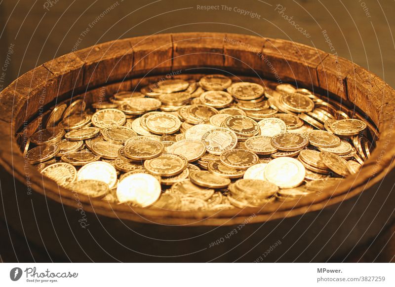 goldprotection Gold treasure of gold Coins Keg Money Loose change Save Luxury investment finance assets Income