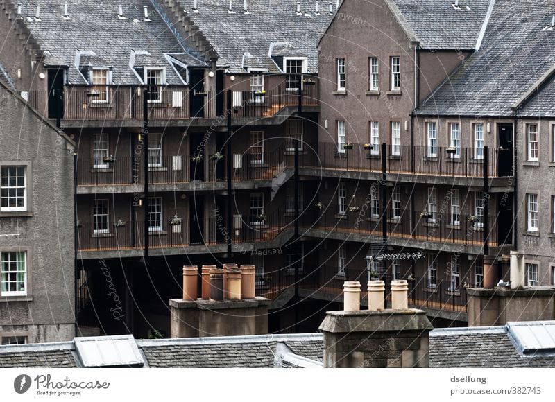 Edinburgh Backyard Town Downtown House (Residential Structure) Building Architecture Wall (barrier) Wall (building) Stairs Facade Balcony Window Roof Eaves
