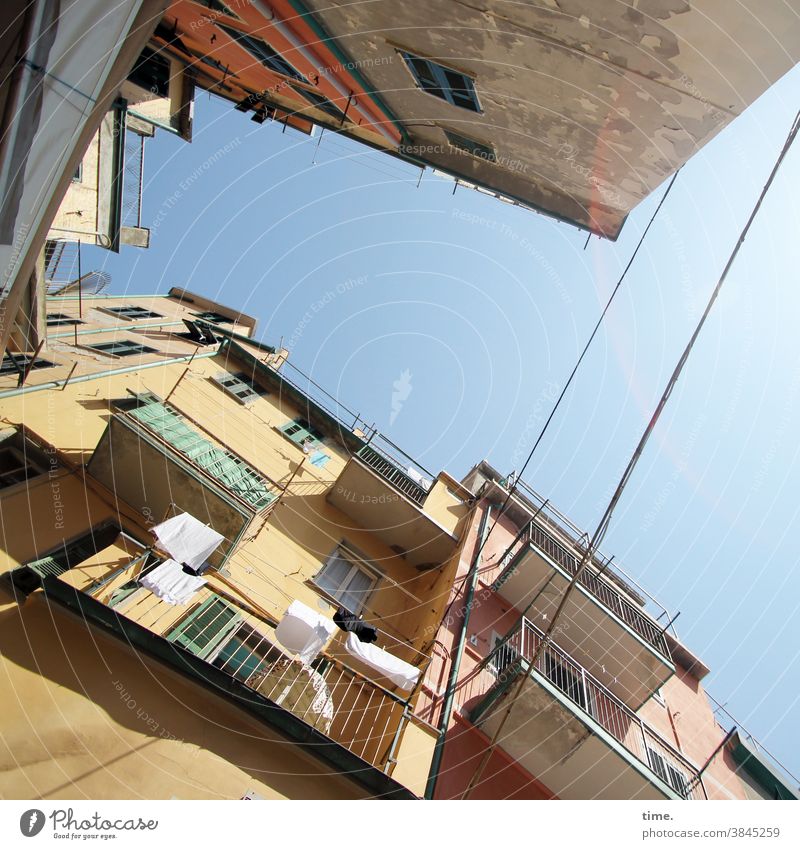 Cervical spine training (38) houses urban Town Sky Architecture Balcony sunny Worm's-eye view Sunlight Shadow Deserted Exterior shot Colour photo Irritation