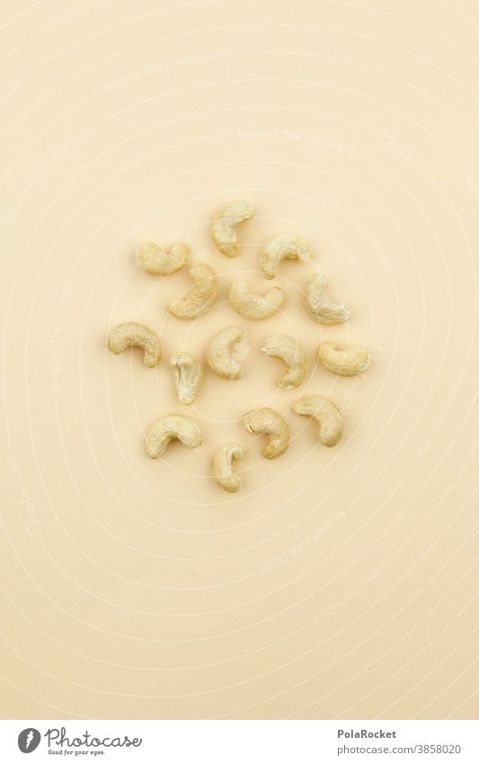 #A0# Nüsse auf Beige nüsse viele lecker snack ernährung cashew