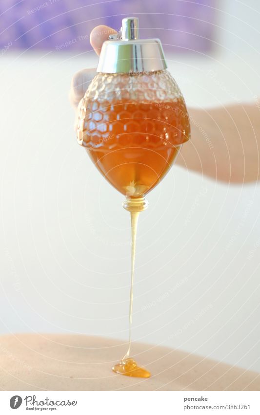 honigmassage Honig Bienenhonig Massage Wellness Pflege Haut Hautpflege Honigmassage Gefäß fließen
