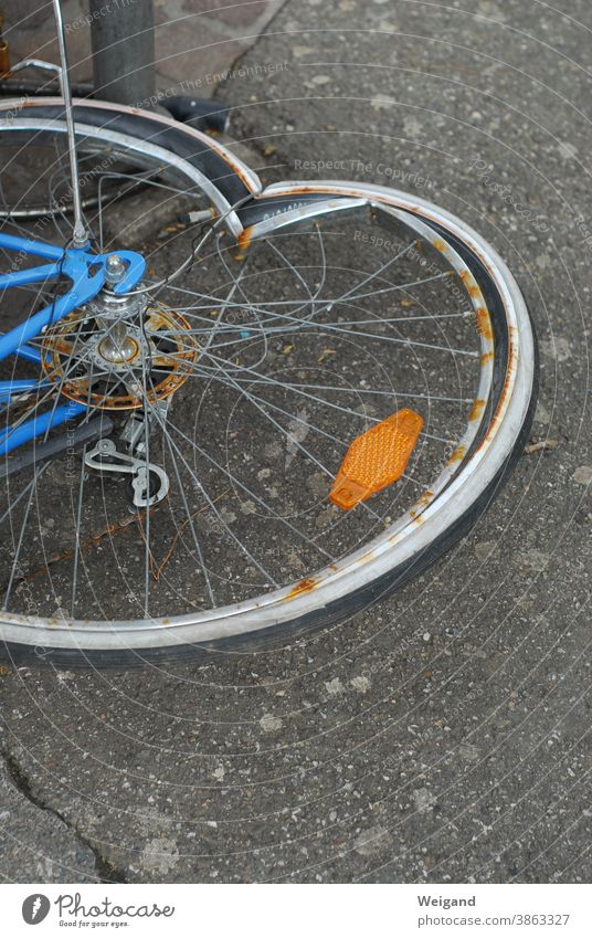 mishap Accident Accidental death peril Bicycle Broken Reflector corroded Road traffic Dangerous Threat Transport Street Day Exterior shot Colour photo
