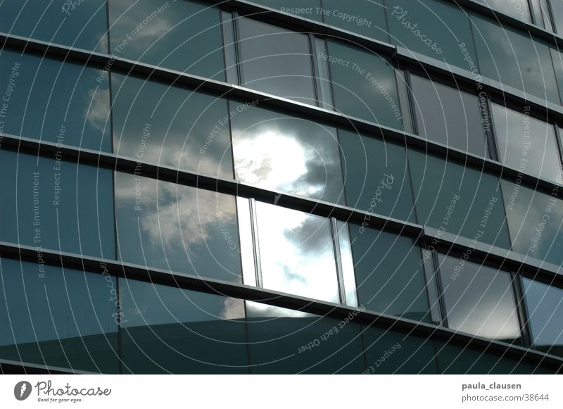 Clouds in the window Window Reflection Office building House (Residential Structure) Architecture Glass Duesseldorf Harbour cuspidor skyscraper