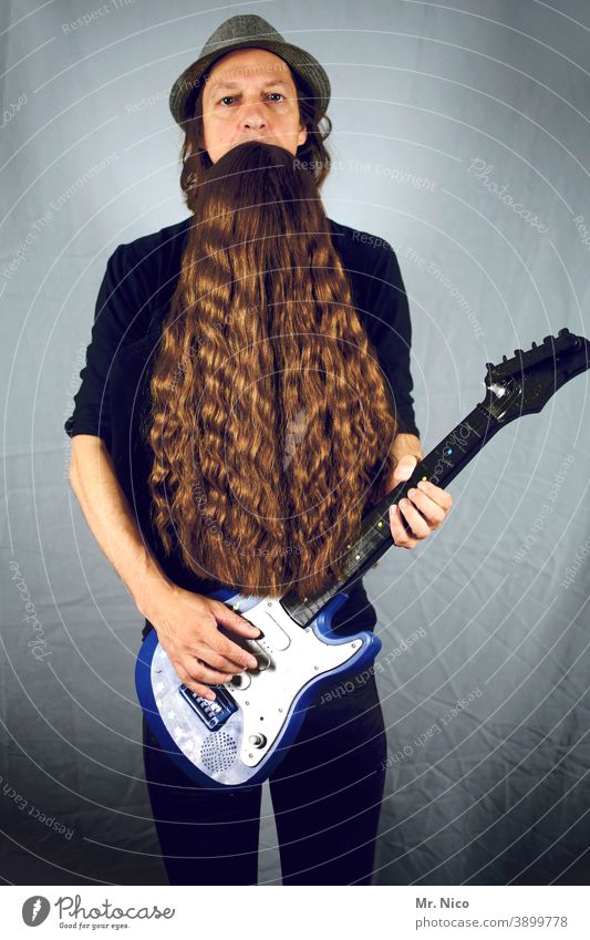 Illusion I optical illusion Lifestyle Hair and hairstyles Facial hair Beard Exceptional Accessory Cool (slang) Deception zz top Rocker Rock'n'Roll Alternative