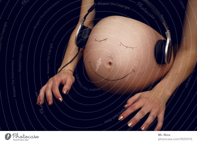 feel the music pregnancy Pregnant Baby Headphones Music Mother mama Growth Life Listen to music listen maternity Wait Listening Body Woman expectant Parents