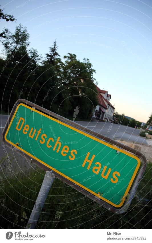German House Signs and labeling sign Signage Town sign Street Village Rural House (Residential Structure) Germany Traffic infrastructure Outskirts