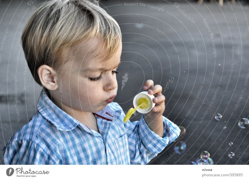 soap bubbles Playing Masculine Child Boy (child) Head Hair and hairstyles Face 1 Human being 3 - 8 years Infancy Beautiful weather Village Small Town Places