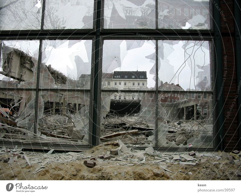 demolition Destruction Dismantling Brutal Building rubble Shard Vantage point Window Architecture Hamburg fragments