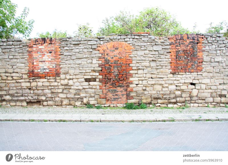 old wall House (Residential Structure) Old building Facade Ruin wreck scrapped Derelict go to rack bricked up business Load Provision Plaster roughcast