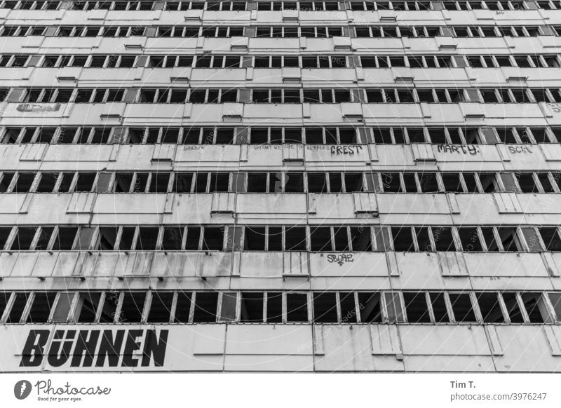 an empty high-rise building at Alexanderplatz HdSt Berlin Middle Stage Downtown Berlin Capital city Architecture Town Vacancy City Deserted Exterior shot