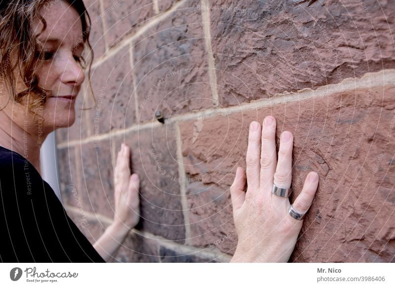 feel the stone Hand Wall (building) Wall (barrier) Stone Fingers The Wailing wall Seam Facade Religion and faith Deepen Architecture Manmade structures Building
