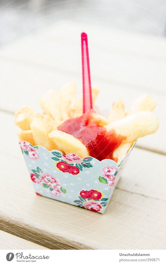 lille pomfritter Food French fries Ketchup Nutrition Lunch Fast food Finger food Bowl Lifestyle Luxury Healthy Eating Beach bar Birthday Packaging Decoration