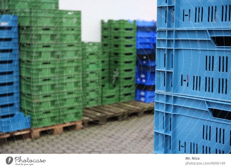 stacked boxes Plastic Box of fruit Markets Crate Trade Arrangement Empty Stand transport box Fruit basket Storage Warehouse Depot Stock of merchandise Stack