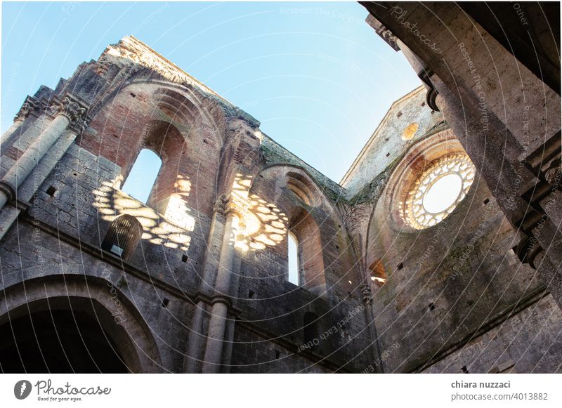 Rosette of San Galgano church, Tuscany Church abbey Sky Historic Buildings Religion and faith Architecture Tourist Attraction Old
