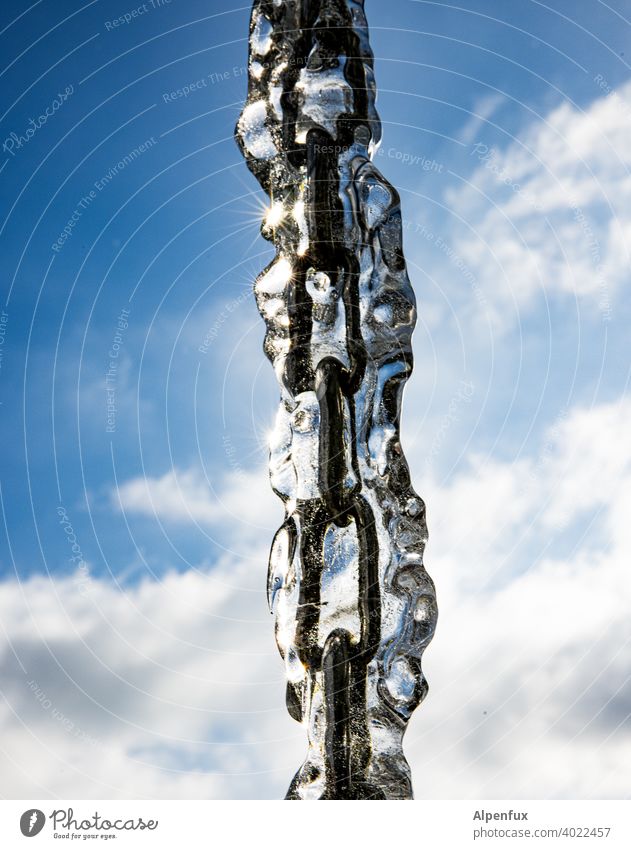 rigid links Ice Chain Chain link Chain links Colour photo Exterior shot Deserted Sky Frost Day Close-up stiff neck Motionless Winter stiff knees
