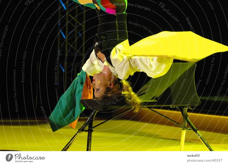 antipodin Acrobat Carpet Circus Woman Frankfurt Jazz Festival circus artist Vanessa Rodriguez