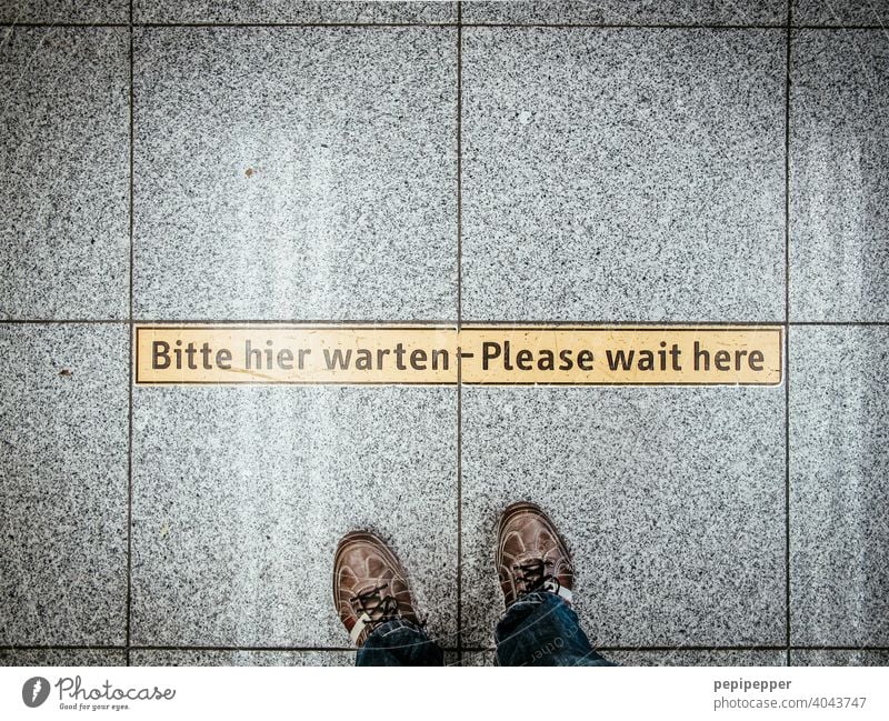 Sticker Bitte hier warten - Please wait here Wait sign typo Typography typography typographically typography. writing Characters lettering Text Word