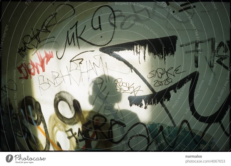 Soundpic Musik grafitti urban stadt kopfhörer spotify mp3 kunst wand farben modern berlin schriftzeichen hören sound