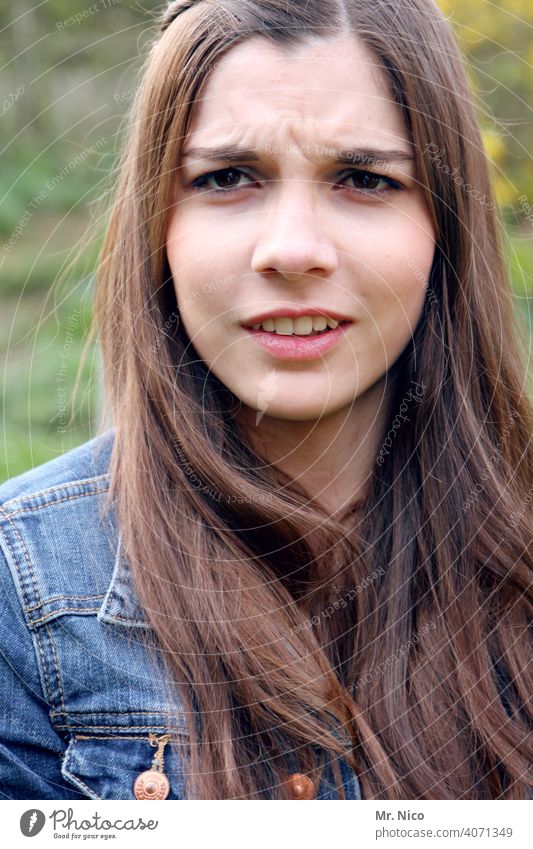 Asking look portrait Face Feminine Long-haired naturally 18 - 30 years Brunette Hair and hairstyles pretty Face of a woman Distress Facial expression