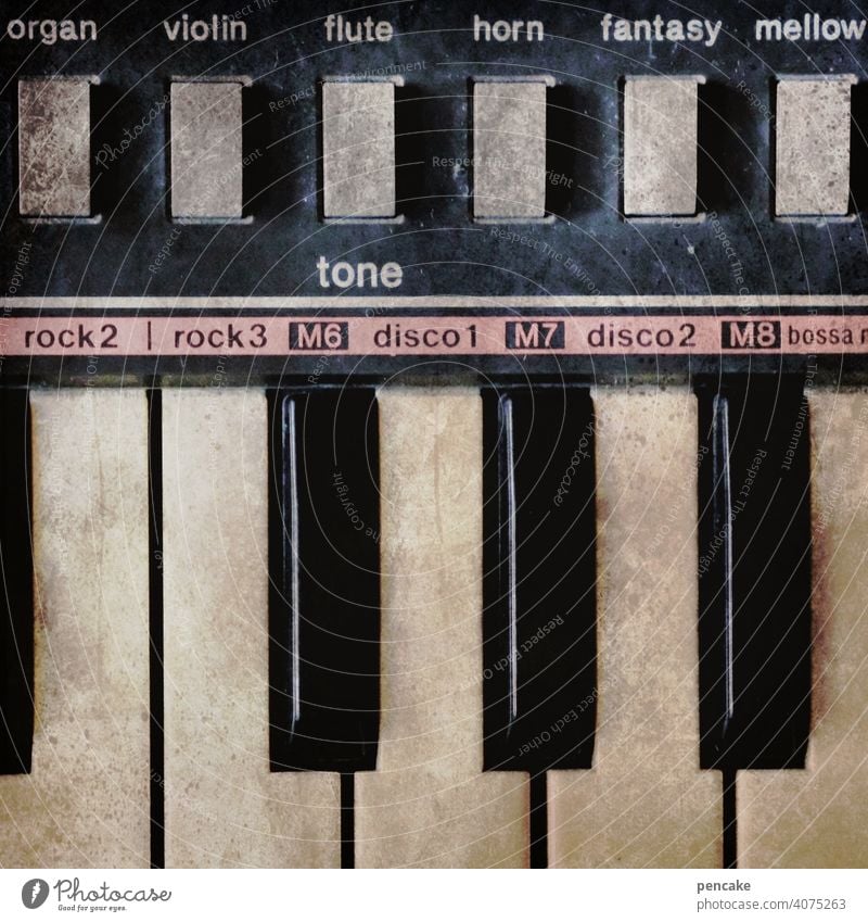 back to the roots | lass es rocken! Klaviatur Keyboard alt Vintage Vintage Keyboard Rock Musik Rockmusik retro